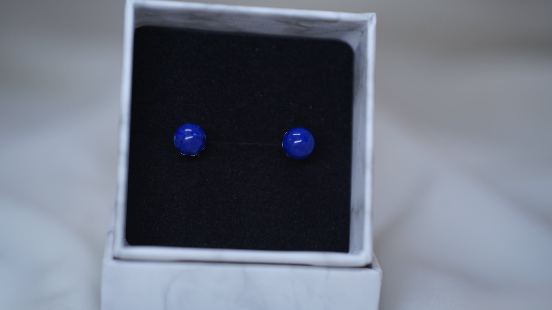 Silberohrstecker mit Lapis Lazuli