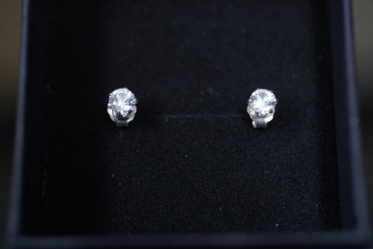 White Sapphire Ohrringe