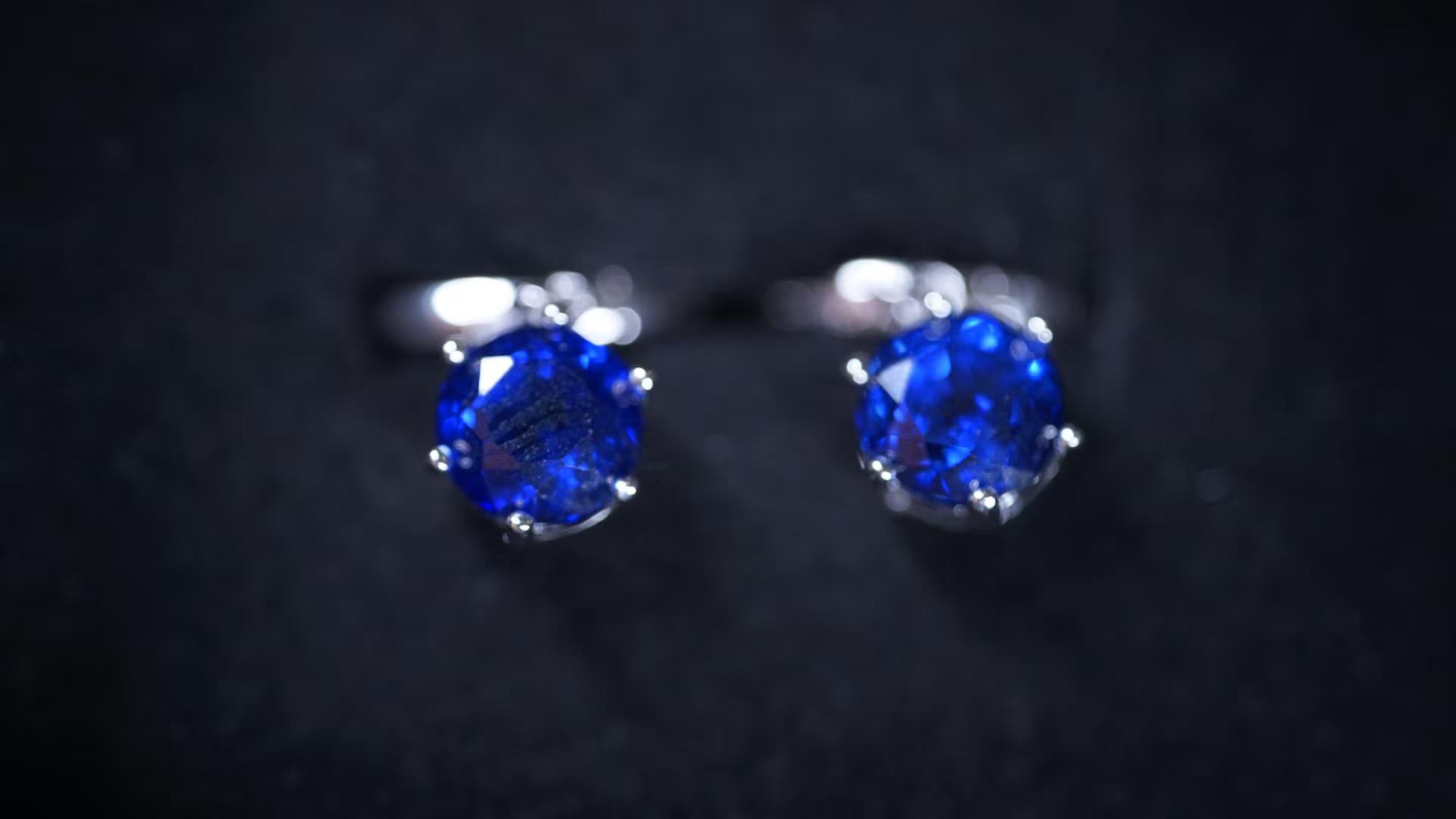 Silber-Kreolen mit tiefblauem Saphir – Klassisch. Klar. Beweglich. (925 Sterling Silber)